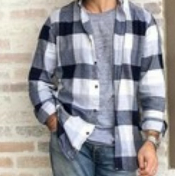 Hollister Other - Men hollister flannel shirt size medium